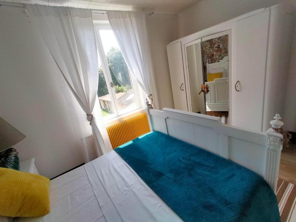 Le 32 Villa Lens Luaran gambar